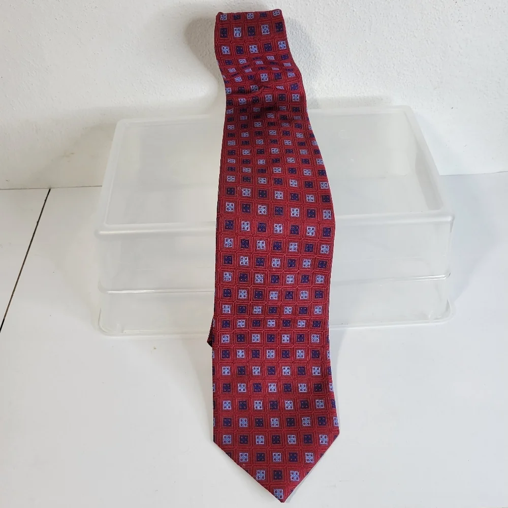 Mens Joseph A. Banks textured 100% Silk tie Made in the USA